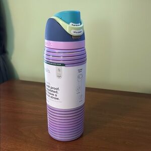 NEW Owala FreeSip 32oz - Technicolor Limited Edition